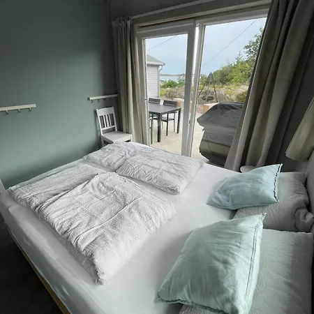 Holiday home With Great Sea View On Flekkeroy *